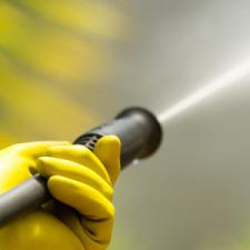 3 Reasons You Shouldn't Pressure Wash Your Own Home Thumbnail